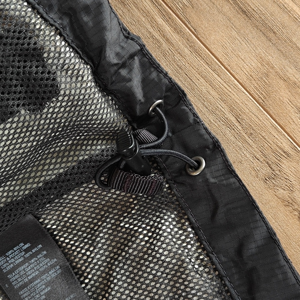 EUC TNF Rain Jacket - Picture 6 of 11